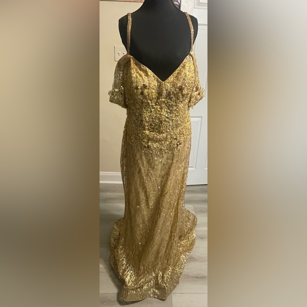 Elegant Gold Evening Dress